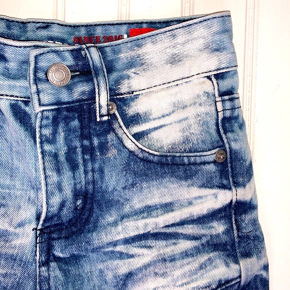 Lion Dynasty Acid Washed Denim Jean Shorts Size 6 Slim - Picture 4 of 12